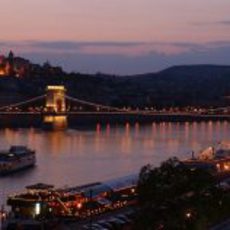 El Puente de las Cadenas sobre el río Danubio