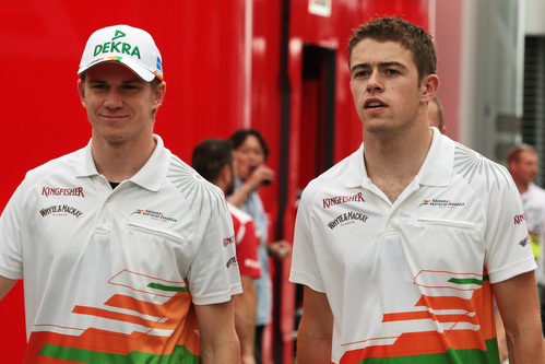 Nico Hülkenberg y Paul di Resta llegan al paddock