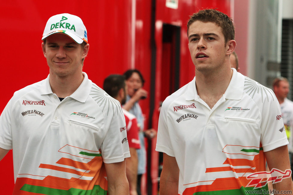 Nico Hülkenberg y Paul di Resta llegan al paddock