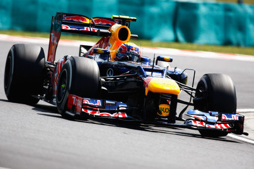 Mark Webber rueda sobre el asfalto de Hungaroring