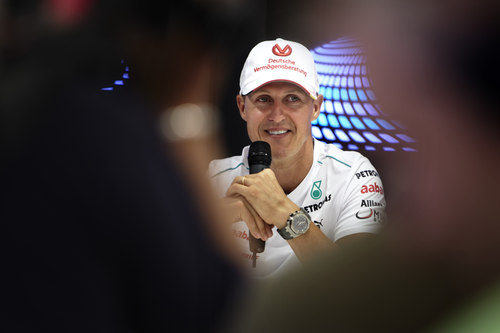 Michael Schumacher atiende a los medios en Hungaroring