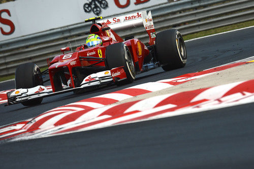 Felipe Massa pilota su F2012 en el circuito de Hungaroring