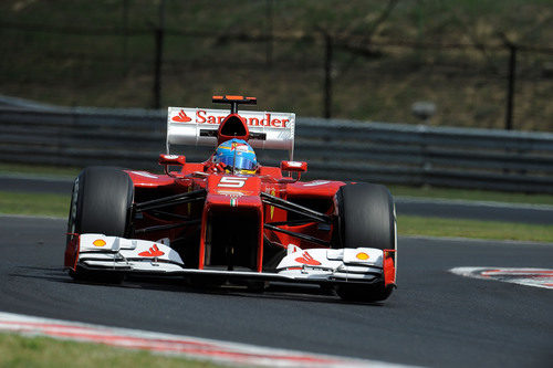Fernando Alonso a bordo de su F2012 en Hungaroring