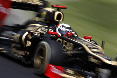 Kimi Räikkönen disputa los Libres 2 del GP de Hungría 2012