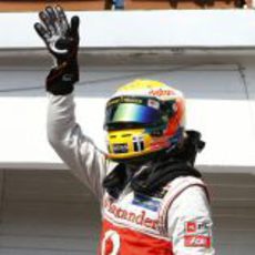 Lewis hamilton celebra la 22ª pole de su trayectoria en la F1