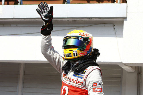 Lewis hamilton celebra la 22ª pole de su trayectoria en la F1