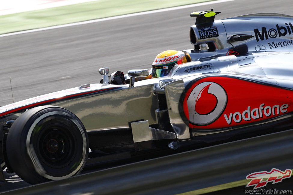 Lewis Hamilton caminó con paso firme hacia la pole en Hungría