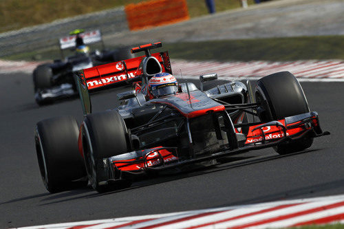 Jenson Button no pudo terminar en el podio en Hungría