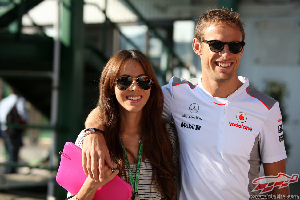 Jessica Michibata y Jenson Button en el GP de Hungría 2012