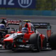 Charles Pic pelea con Daniel Ricciardo en Hungaroring