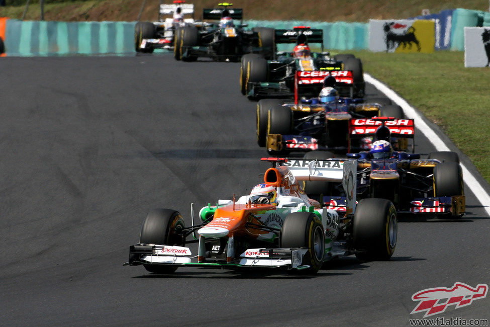 Paul di Resta bate a los Toro Rosso y los Caterham