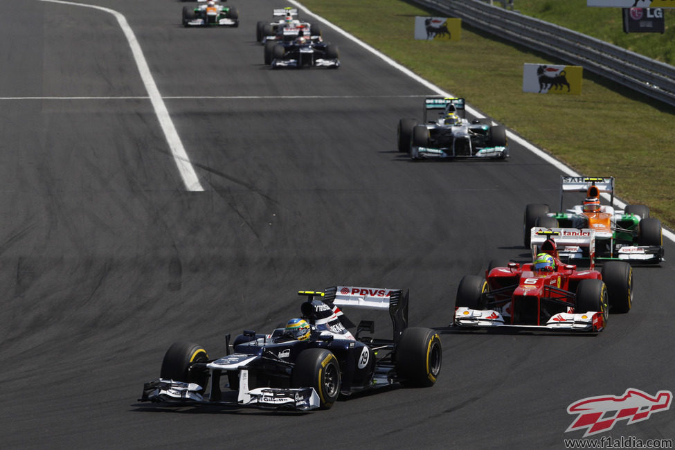 Bruno Senna rueda en la zona de puntos