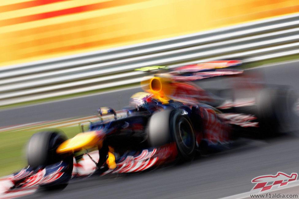 Mark Webber exprime el RB8 en Hungaroring