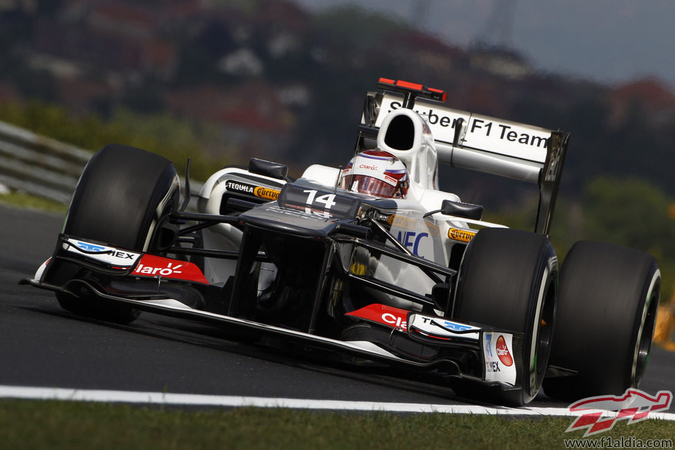 Kamui Kobayashi prueba los medios en los Libres 1