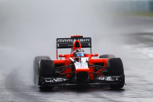 Timo Glock rueda bajo la lluvia en los Libres 2