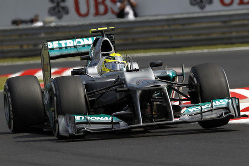 Nico Rosberg trata de mejorar el rendimiento de su W03