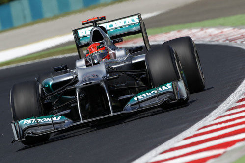 Michael Schumacher exprime el W03 en los Libres 3 de Hungría