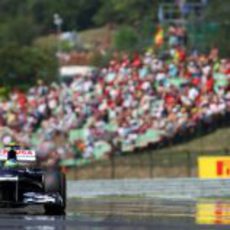 Bruno Senna rueda con el FW34 en los entrenamientos