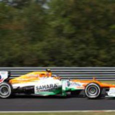 Nico Hülkenberg rueda con el VJM05 en los Libres 3