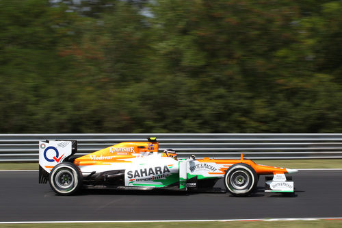 Nico Hülkenberg rueda con el VJM05 en los Libres 3