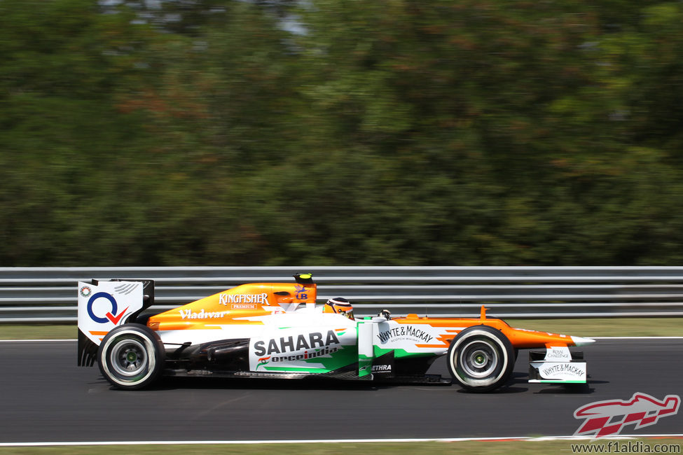 Nico Hülkenberg rueda con el VJM05 en los Libres 3