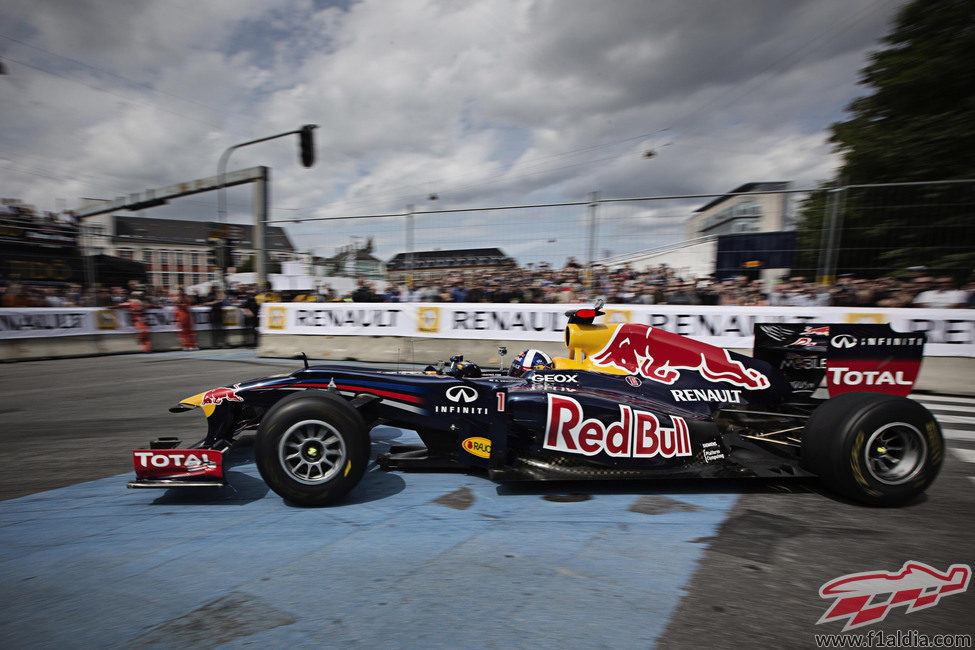 Renault también apoyo el acto