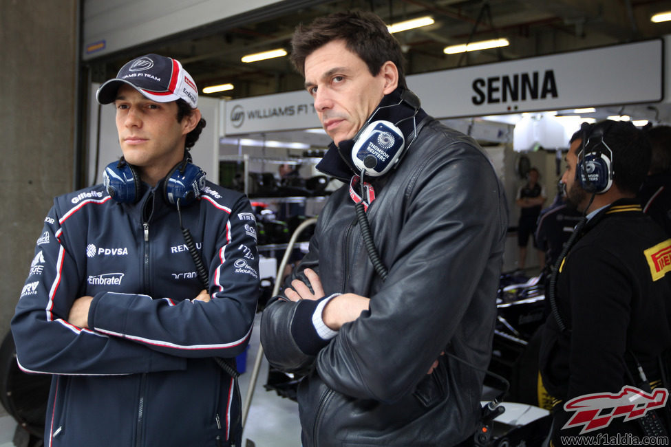 Bruno Senna junto a Toto Wolff