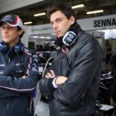 Bruno Senna junto a Toto Wolff