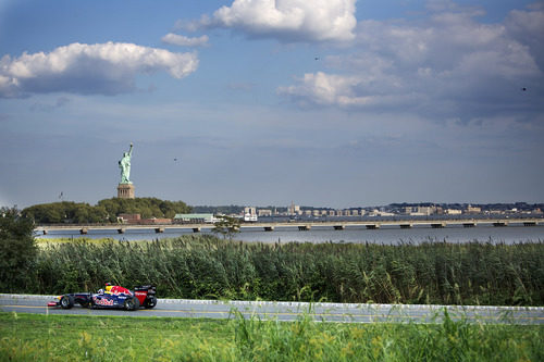 La Estatua de la Libertad y la Fórmula 1, juntos