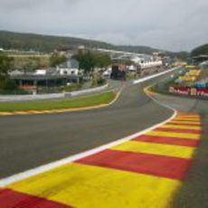 Eau Rouge desde arriba