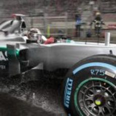 Michael Schumacher sale a pista con su Mercedes en Bélgica