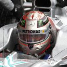 Michael Schumacher estrena casco plateado en el GP de Bélgica 2012