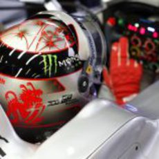 Vista desde atrás del casco especial de Michael Schumacher para Spa 2012