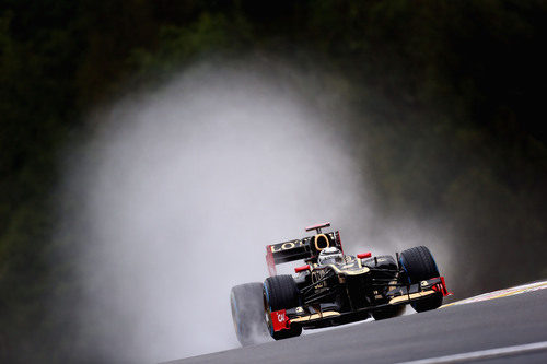 Kimi Räikkönen rueda en los libres del GP de Bélgica 2012