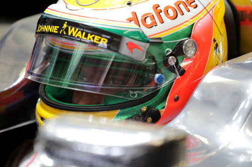 Lewis Hamilton se prepara para salir al asfalto de Spa