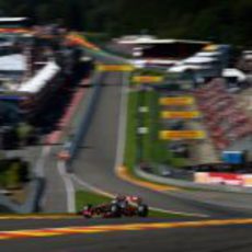 Jenson Button subiendo desde Eau Rouge en Spa