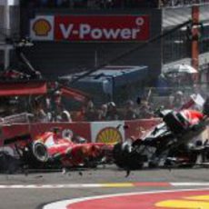 Lewis Hamilton "volando" en la salida del GP de Bélgica 2012