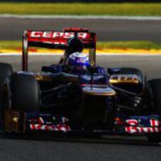 Daniel Ricciardo pilota el STR7 en los Libres 3 del GP de Bélgica 2012