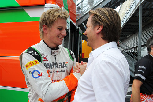 Michiel Mol felicita a Nico Hülkenberg