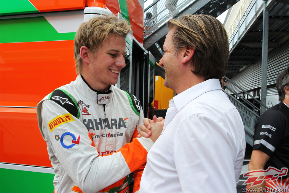 Michiel Mol felicita a Nico Hülkenberg