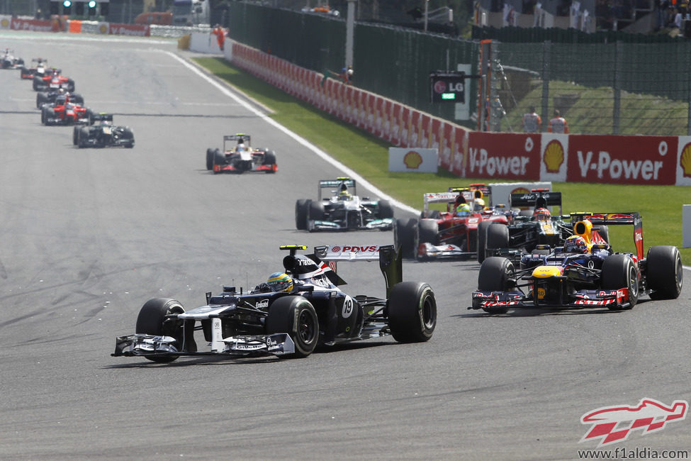 Bruno Senna lidera al grupo en Spa