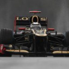 Kimi Räikkönen bajo la lluvia en Spa-Francorchamps