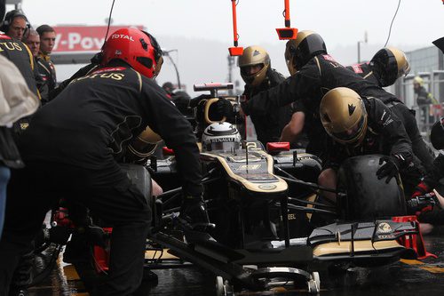 Ensayo de parada en boxes para Kimi Räikkönen en Spa