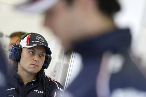 Valtteri Bottas en el box de Williams en Spa-Francorchamps