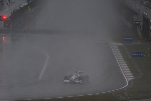 Heidfeld bajo la lluvia