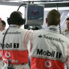 Los mecánicos de McLaren