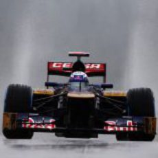 El Toro Rosso de Daniel Ricciardo frente a la cámara en Spa