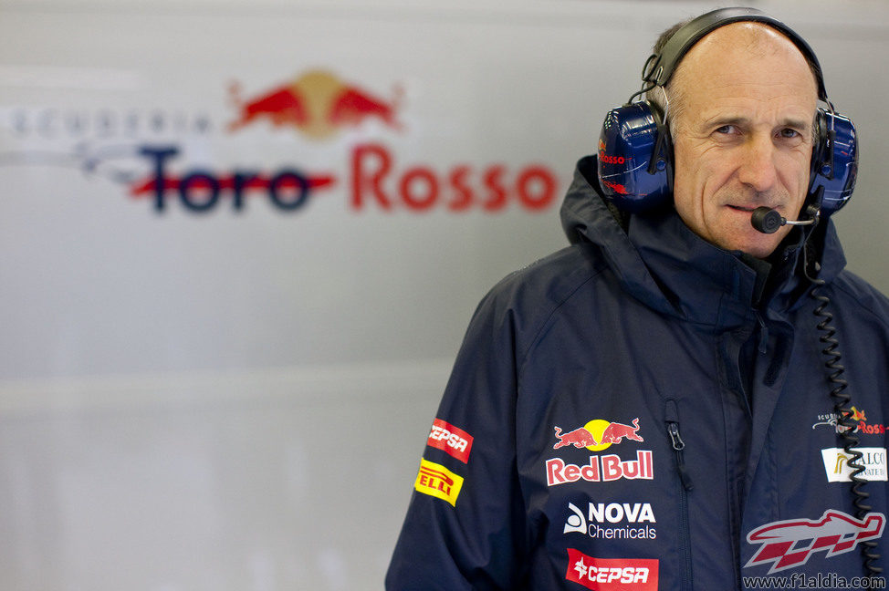 Franz Tost en el garaje de Toro Rosso en Bélgica