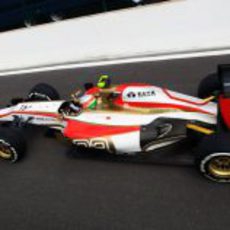 Narain Karthikeyan sale de boxes en Spa