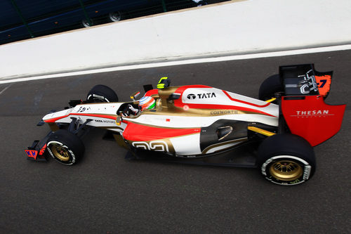 Narain Karthikeyan sale de boxes en Spa